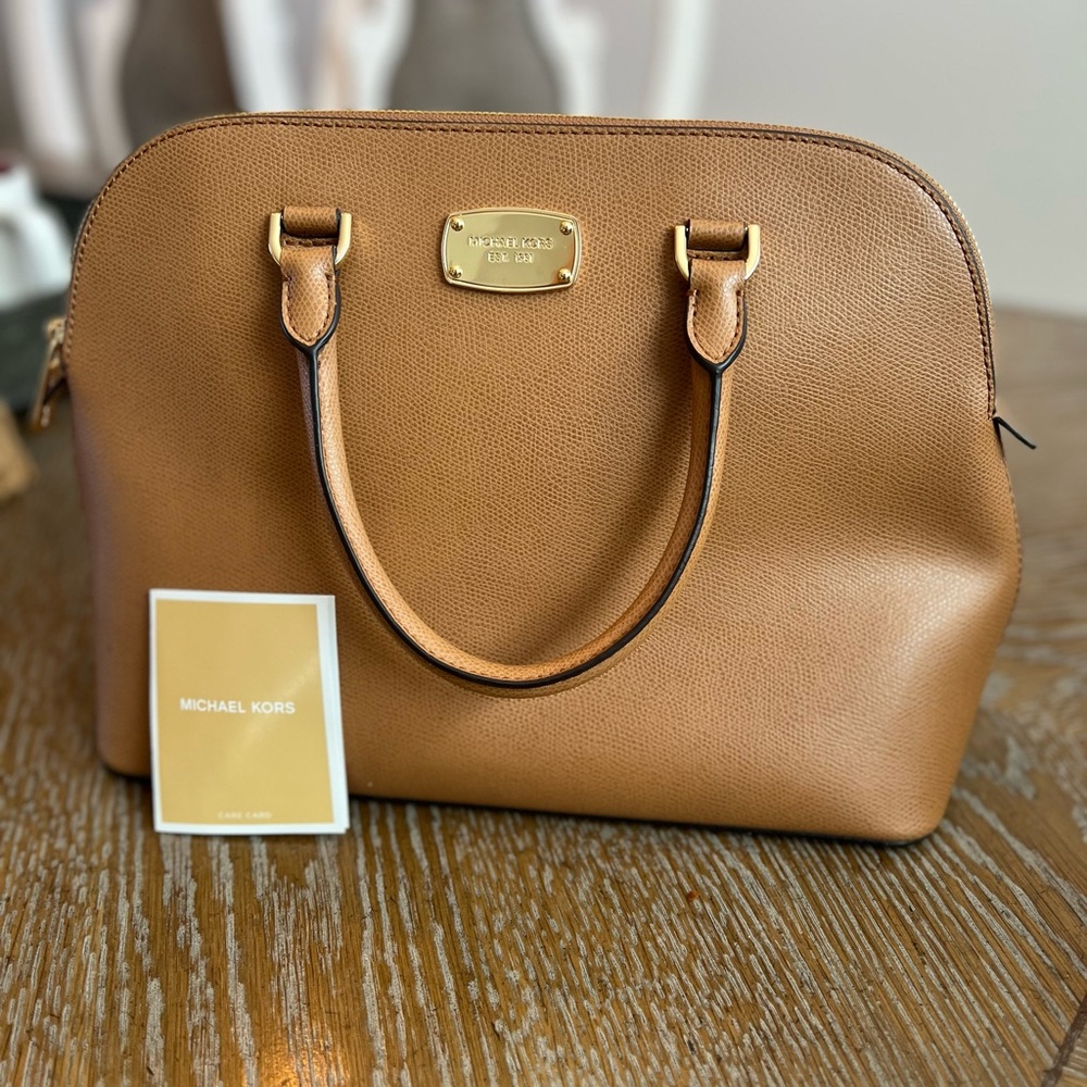 MICHAEL Michael Kors Tan Shoulder Bag with Gold Hardware